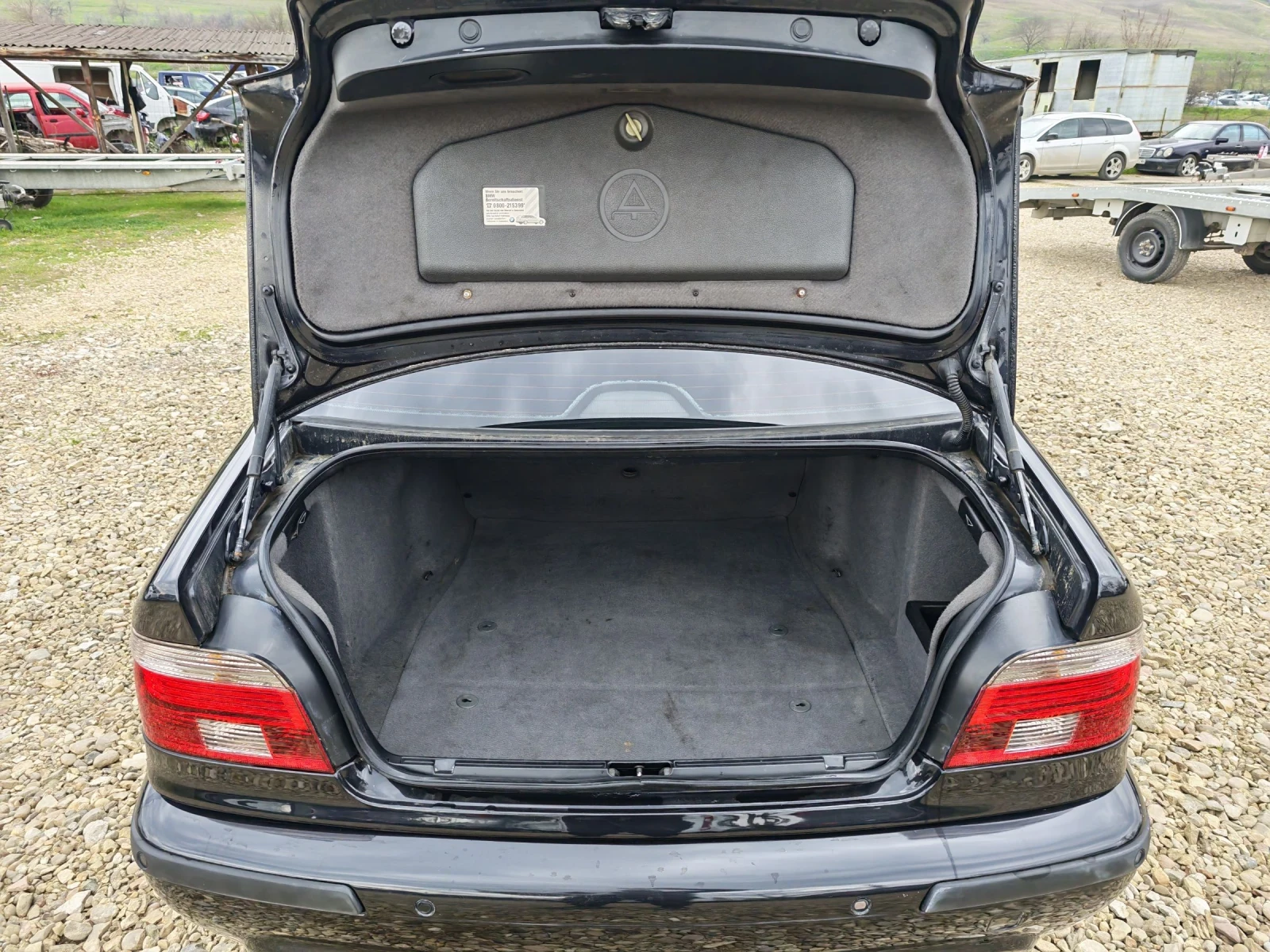 BMW 525 D 163к. М-пакет, снимка 16 - Автомобили и джипове - 54183634