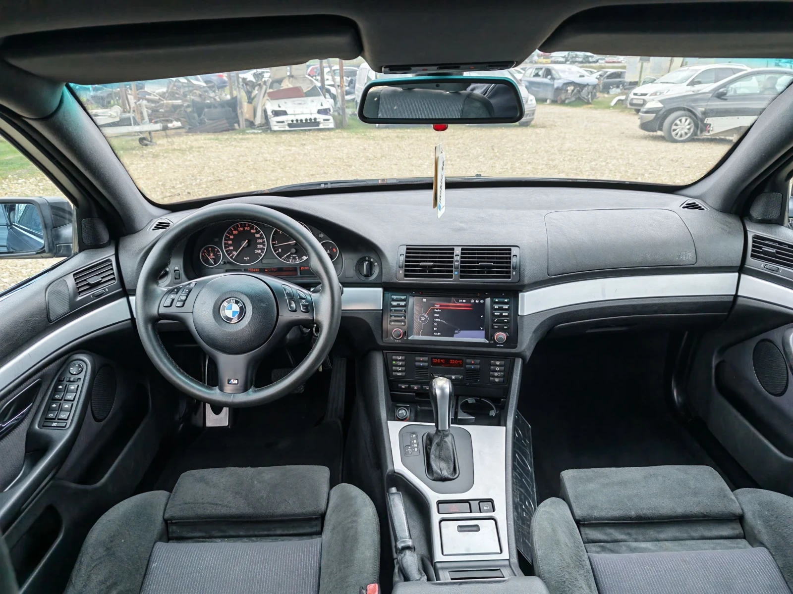 BMW 525 D 163к. М-пакет, снимка 12 - Автомобили и джипове - 54183634