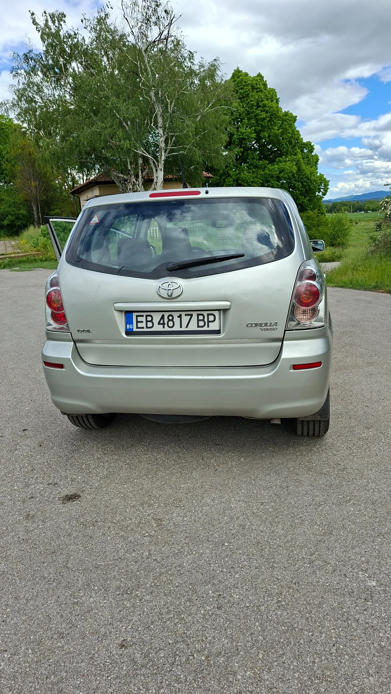 Toyota Corolla verso 1.8 VVT-i Газов инжекцион, снимка 10 - Автомобили и джипове - 54598470