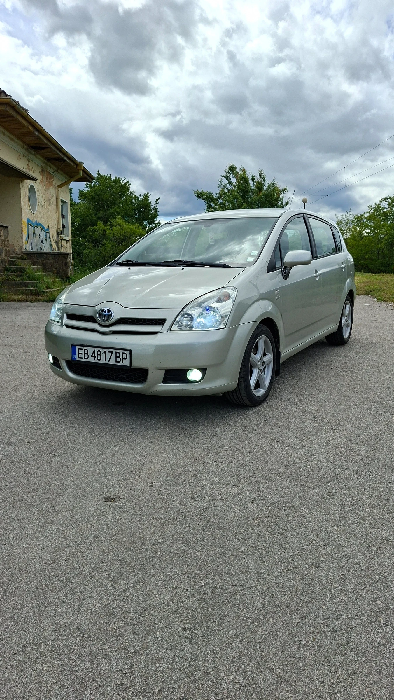 Toyota Corolla verso 1.8 VVT-i Газов инжекцион, снимка 5 - Автомобили и джипове - 54598470