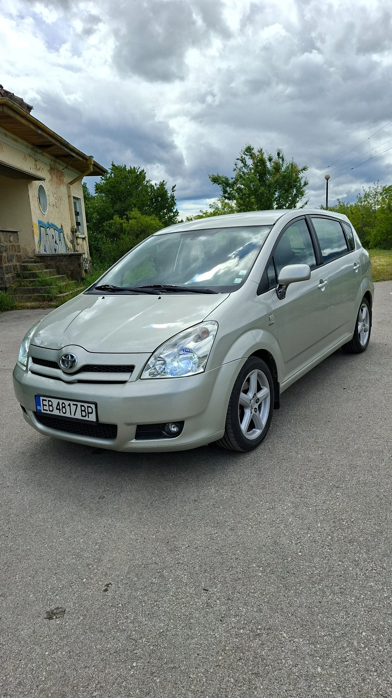 Toyota Corolla verso 1.8 VVT-i Газов инжекцион, снимка 9 - Автомобили и джипове - 54598470