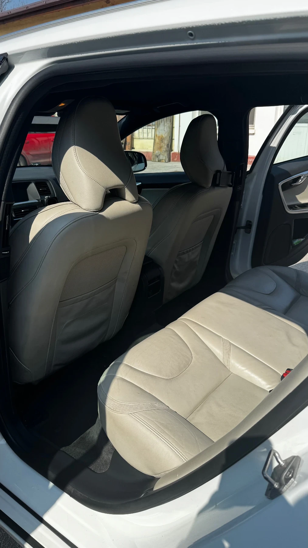 Volvo V60, снимка 7 - Автомобили и джипове - 54682698