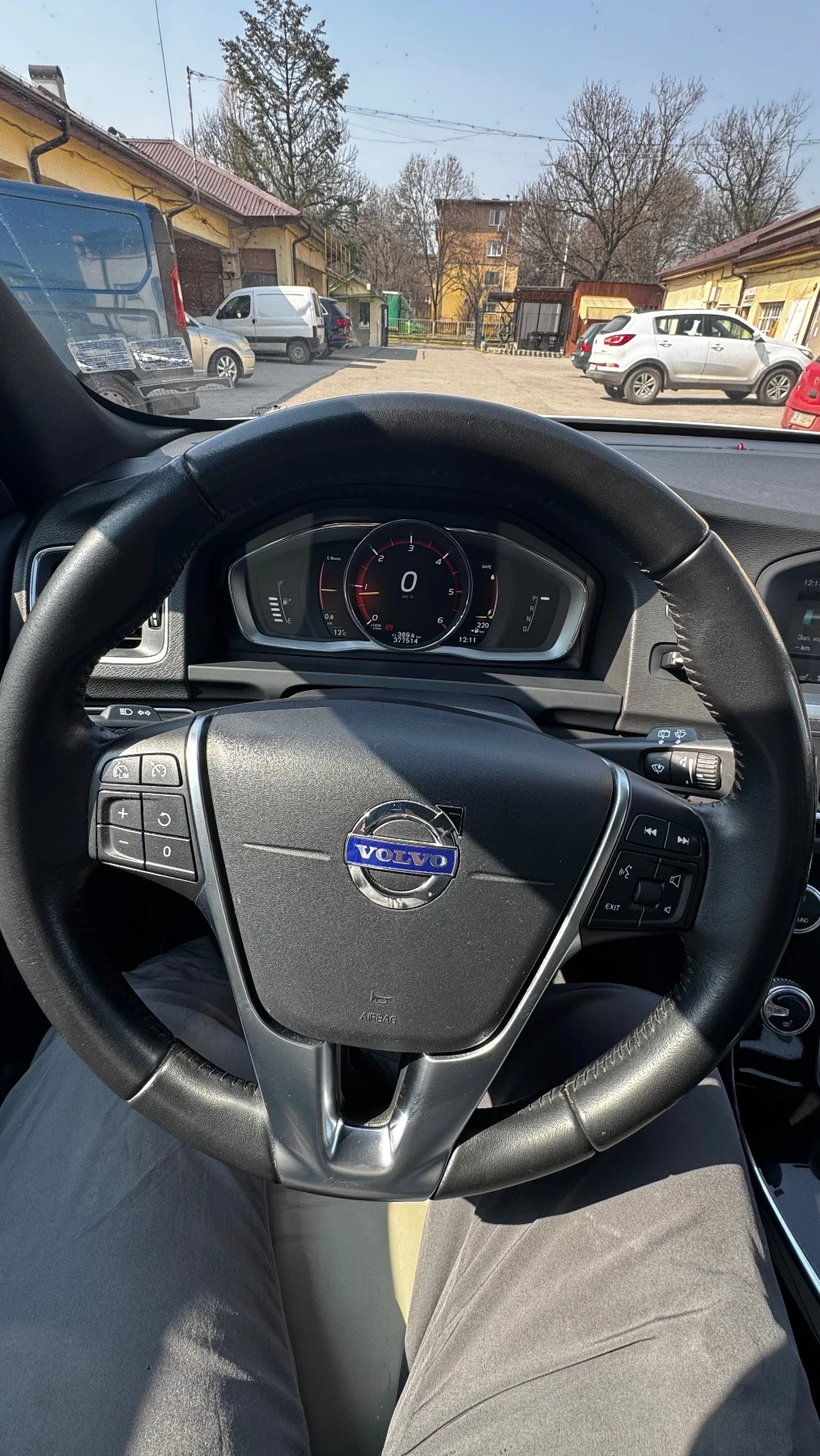 Volvo V60, снимка 13 - Автомобили и джипове - 54682698