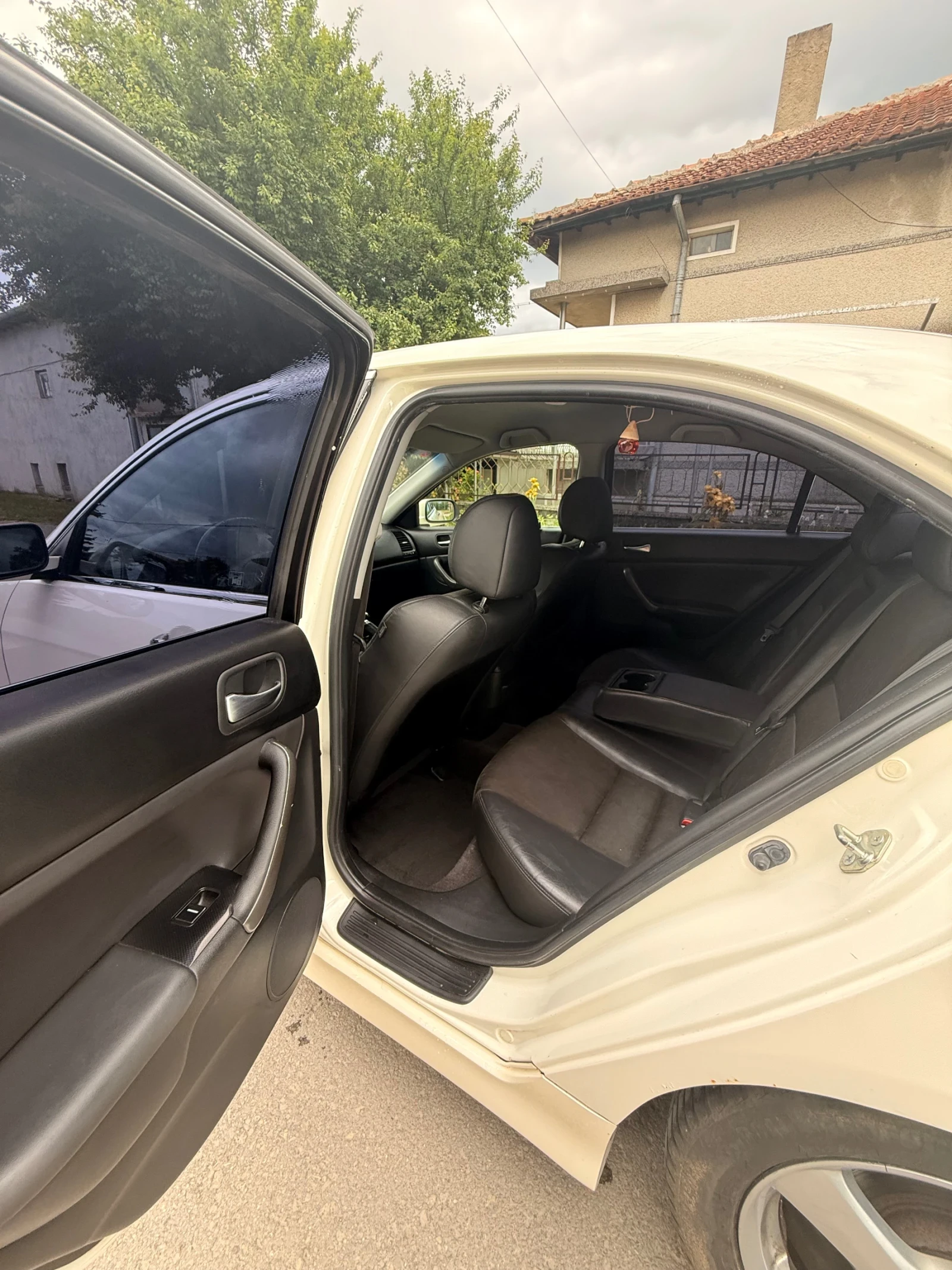 Honda Accord Facelift Sport 2.2 i-CTDi, снимка 12 - Автомобили и джипове - 54885865