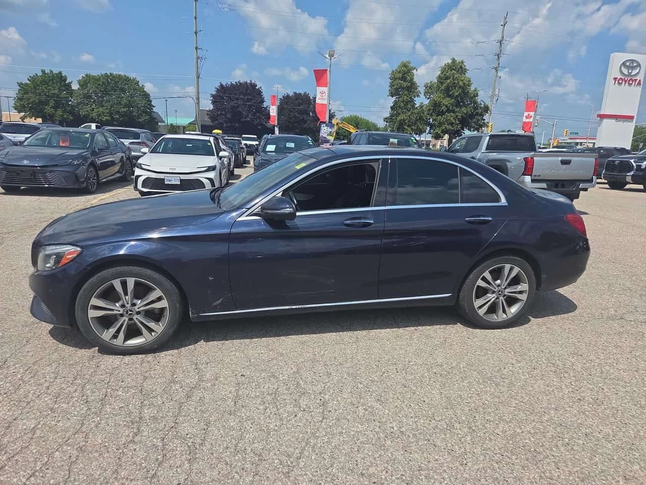 Mercedes-Benz C 300 * CARFAX * ОПЦИЯ ЗА ФИНАНСИРАНЕ, снимка 2 - Автомобили и джипове - 55318110