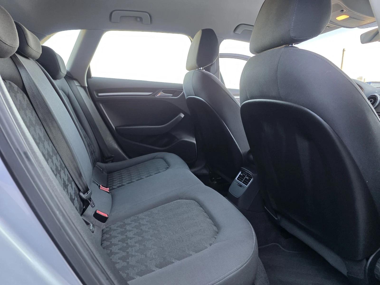 Audi A3 1.6TDI-110kc, снимка 14 - Автомобили и джипове - 55363953
