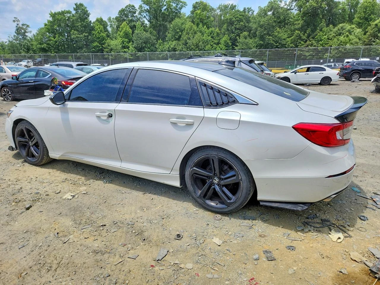 Honda Accord 1.5l Sport, снимка 2 - Автомобили и джипове - 55945209