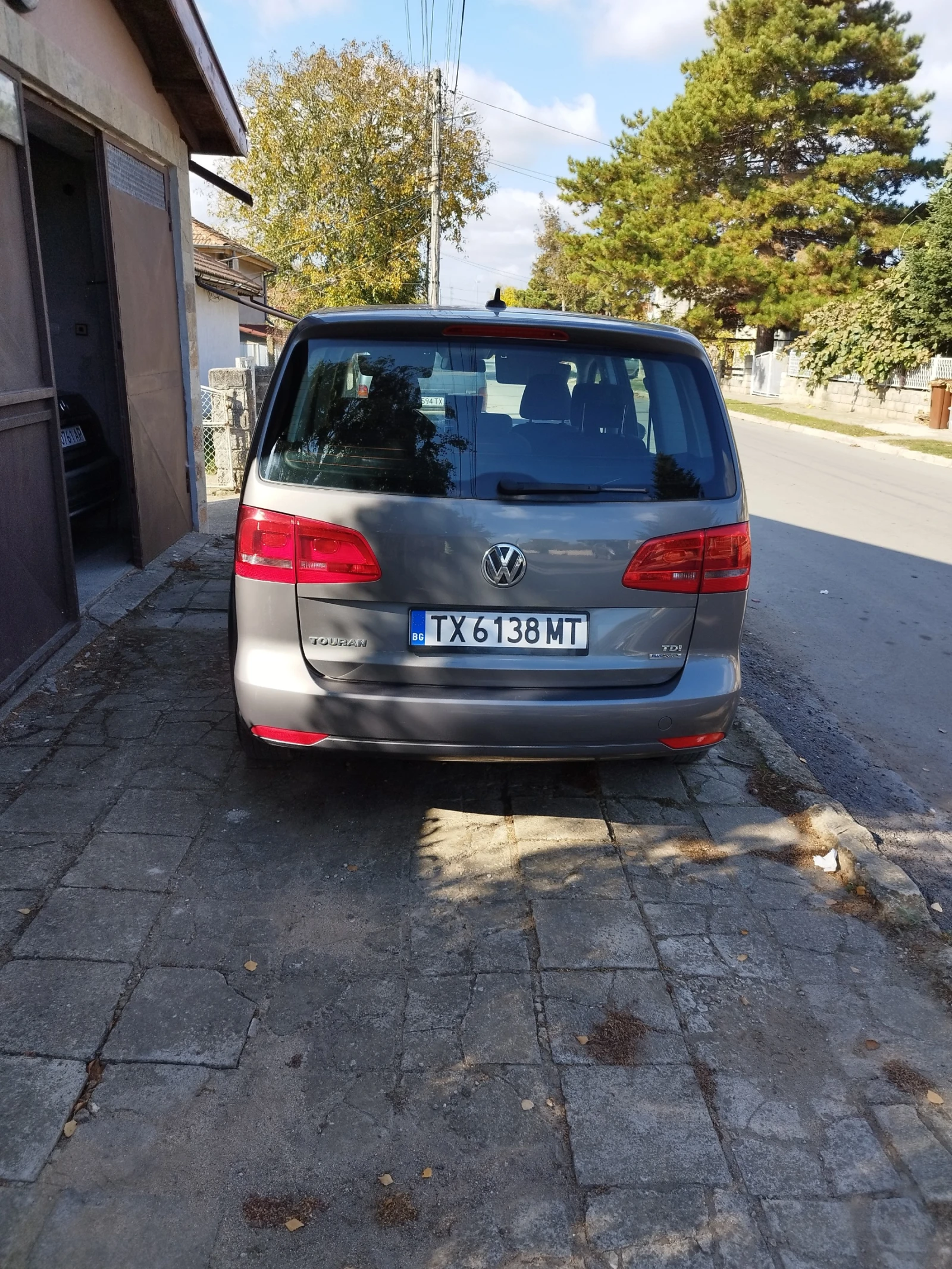 VW Touran, снимка 3 - Автомобили и джипове - 55970865