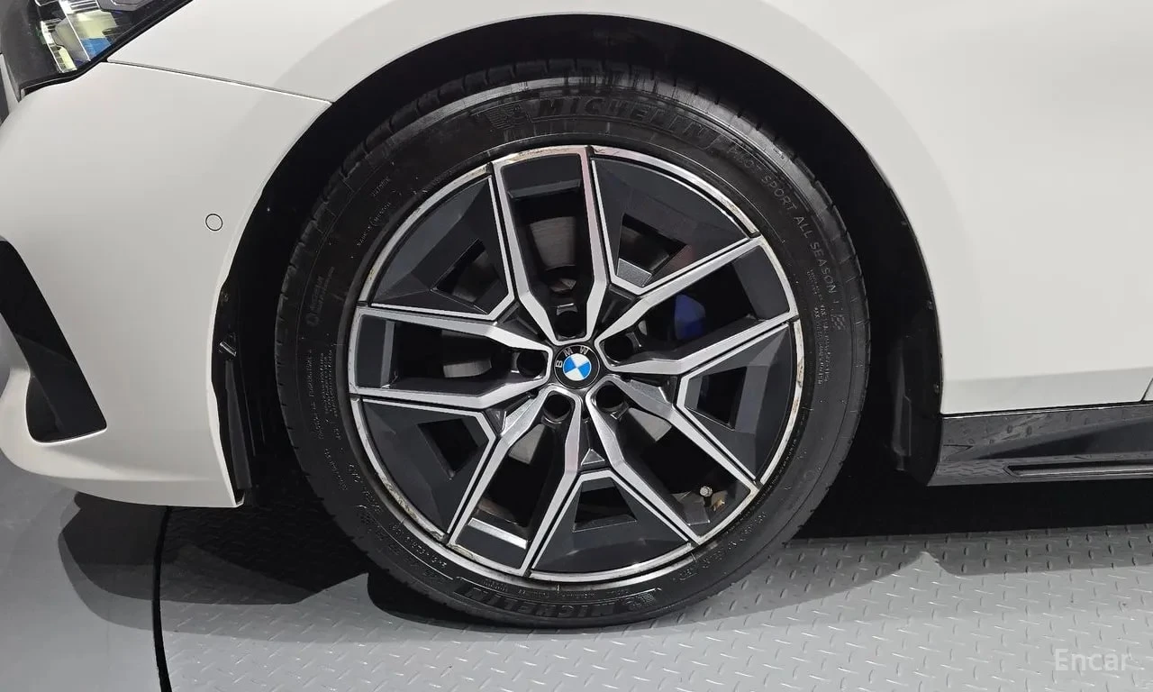 BMW 523  M Sport * АВТОКРЕДИТ * ГЛАВНО ПРЕДСТАВИТЕЛСТВО , снимка 5 - Автомобили и джипове - 56103277