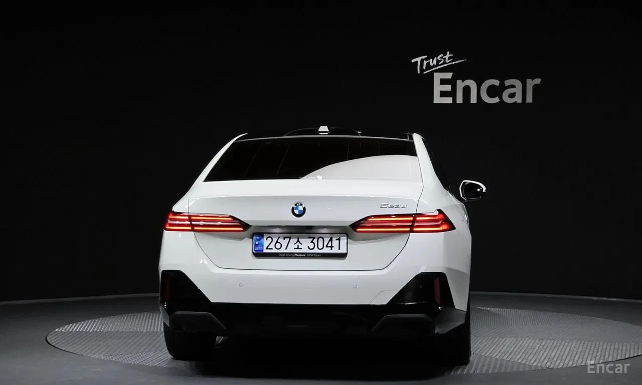 BMW 523  M Sport * АВТОКРЕДИТ * ГЛАВНО ПРЕДСТАВИТЕЛСТВО , снимка 4 - Автомобили и джипове - 56103277