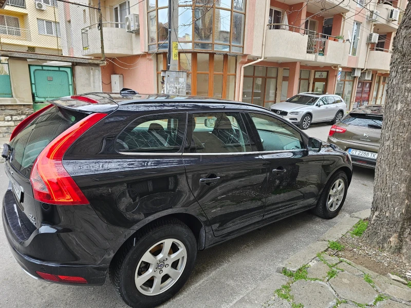 Volvo XC60 2.4d 4x4 181кс, снимка 5 - Автомобили и джипове - 49546441