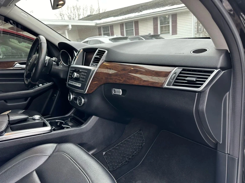 Mercedes-Benz ML 350 BlueTEC * CARFAX* ОПЦИЯ ЗА ФИНАНСИРАНЕ* , снимка 7 - Автомобили и джипове - 53074734