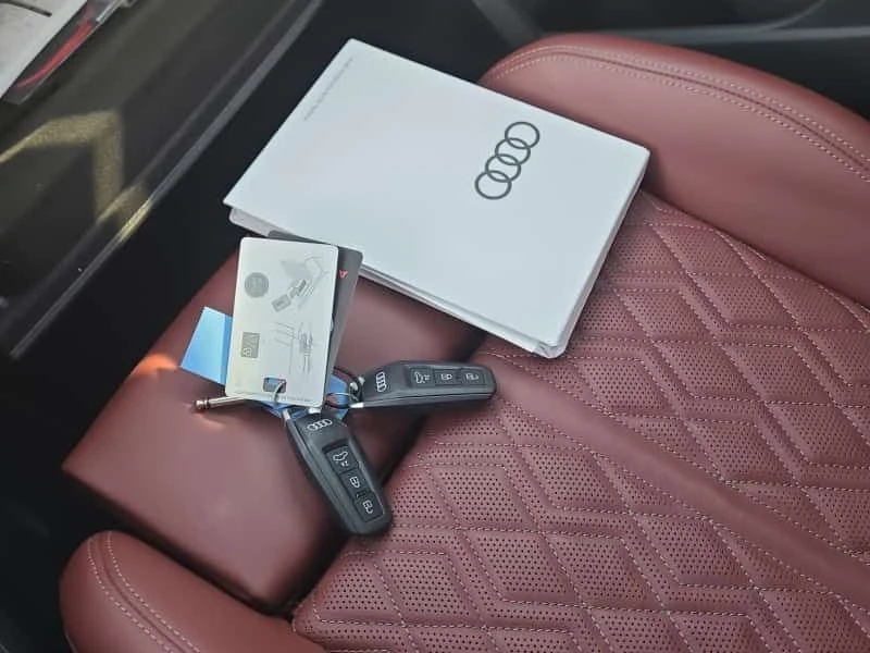 Audi SQ5 * TECNHIK * CARFAX * PANO * KEYLESS, снимка 7 - Автомобили и джипове - 53569026