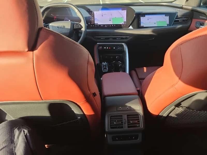 Audi SQ5 * TECNHIK * CARFAX * PANO * KEYLESS, снимка 10 - Автомобили и джипове - 53569026