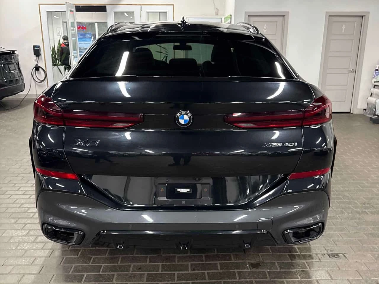 BMW X6 * xDrive40i * LASER* DISTRONIC* COMFORT SEATS* , снимка 13 - Автомобили и джипове - 53906797