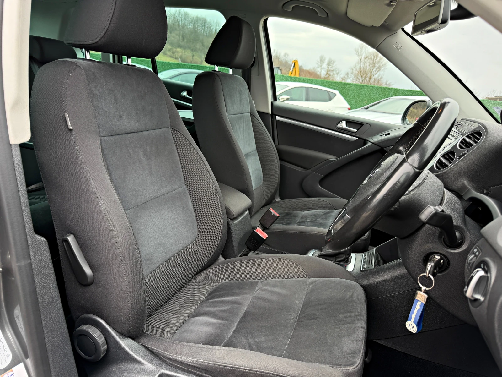 VW Tiguan 2.0TDI 4Motion DSG, снимка 10 - Автомобили и джипове - 53963789