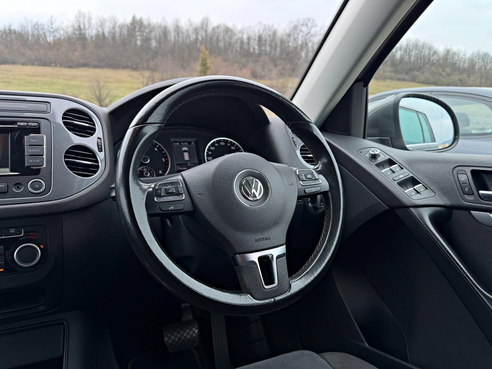 VW Tiguan 2.0TDI 4Motion DSG, снимка 15 - Автомобили и джипове - 53963789