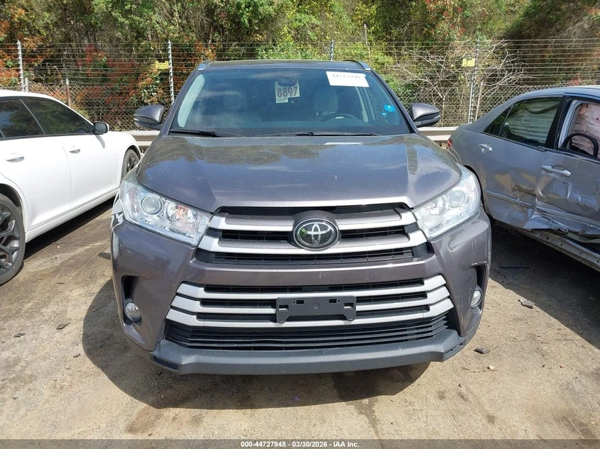 Toyota Highlander 3.5l Xle, снимка 12 - Автомобили и джипове - 54097942