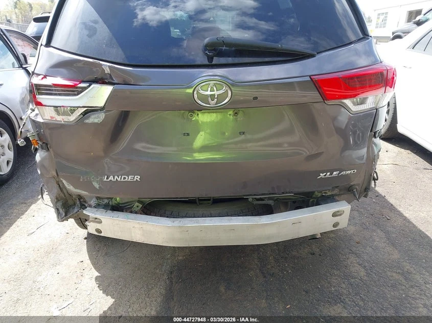 Toyota Highlander 3.5l Xle, снимка 6 - Автомобили и джипове - 54097942