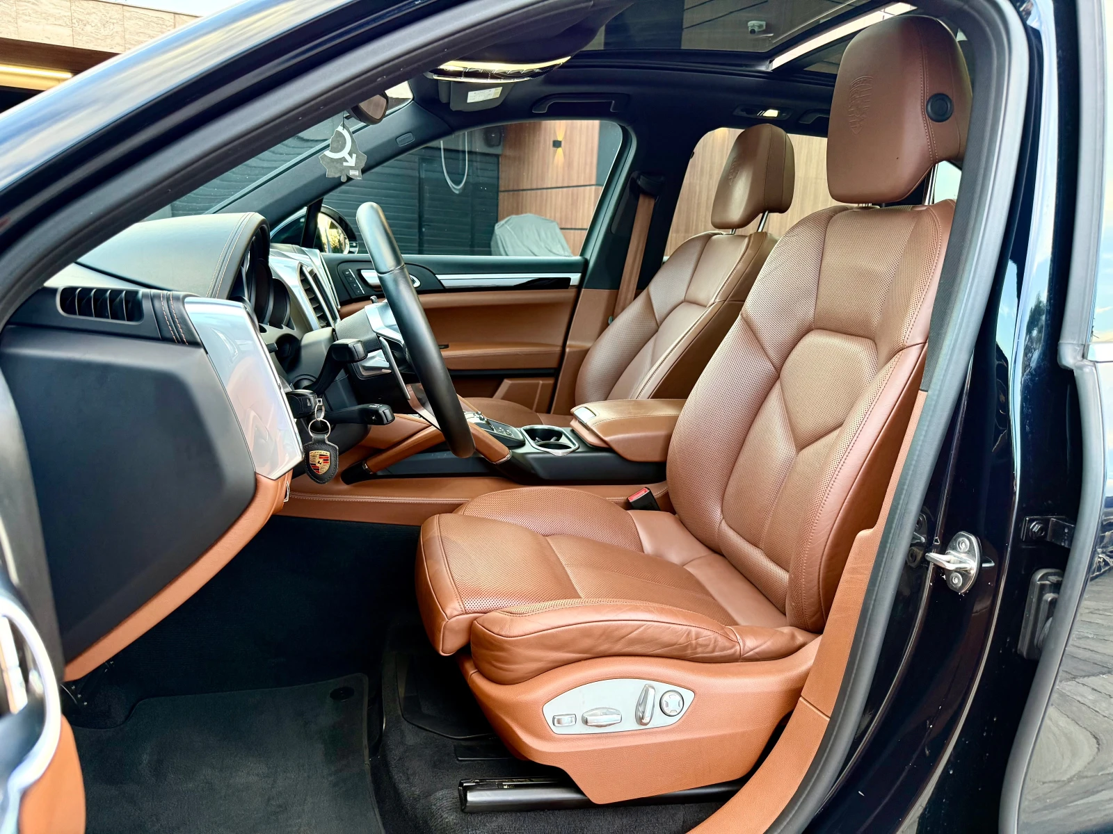 Porsche Cayenne 3.0D* EXCLUSIVE* MAX FULL, снимка 10 - Автомобили и джипове - 55005499