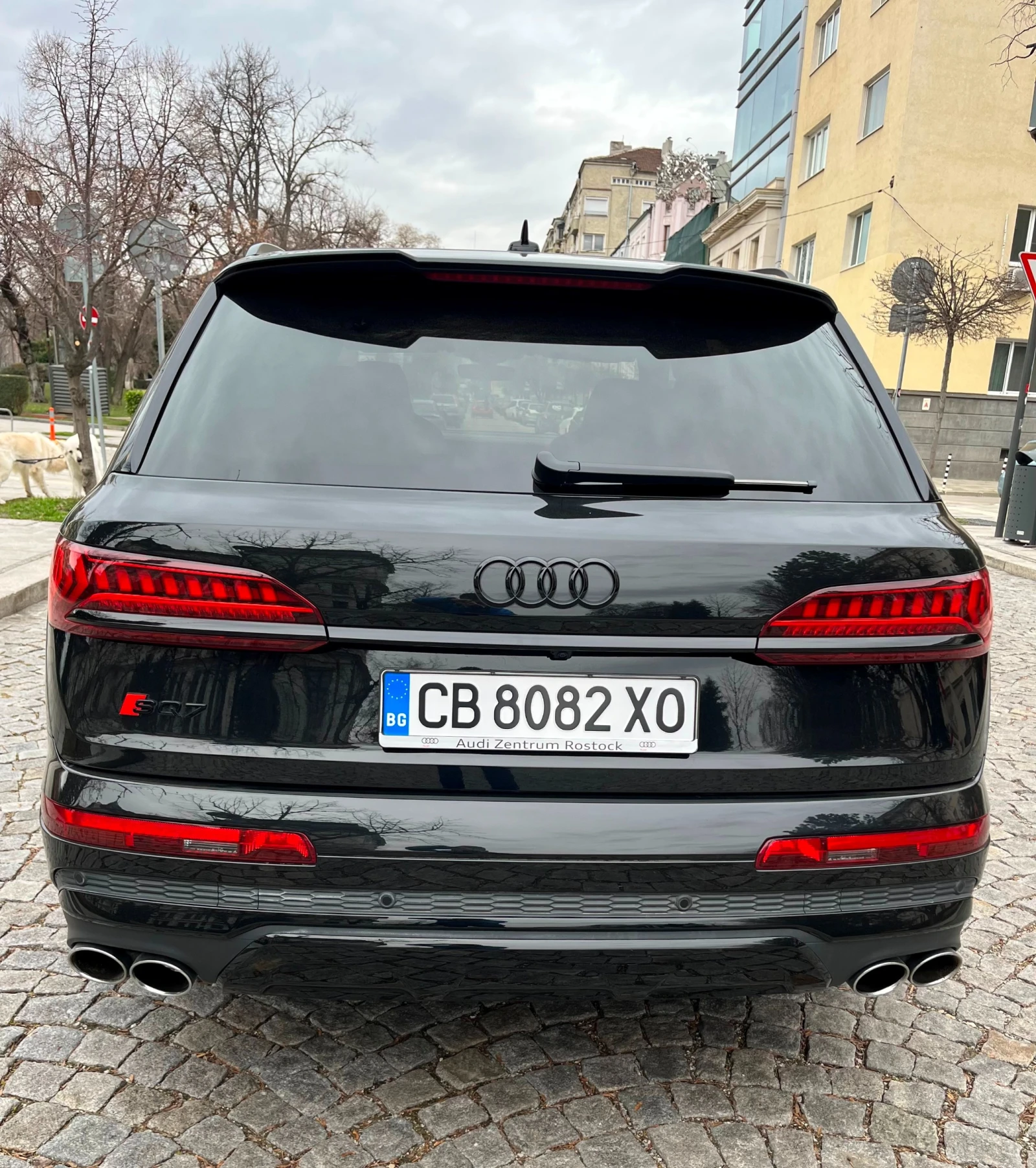 Audi SQ7 NAVI+ MATRIX+ LHZ+ MASSAGE AUDI ZENTRUM GARANT, снимка 7 - Автомобили и джипове - 55493816