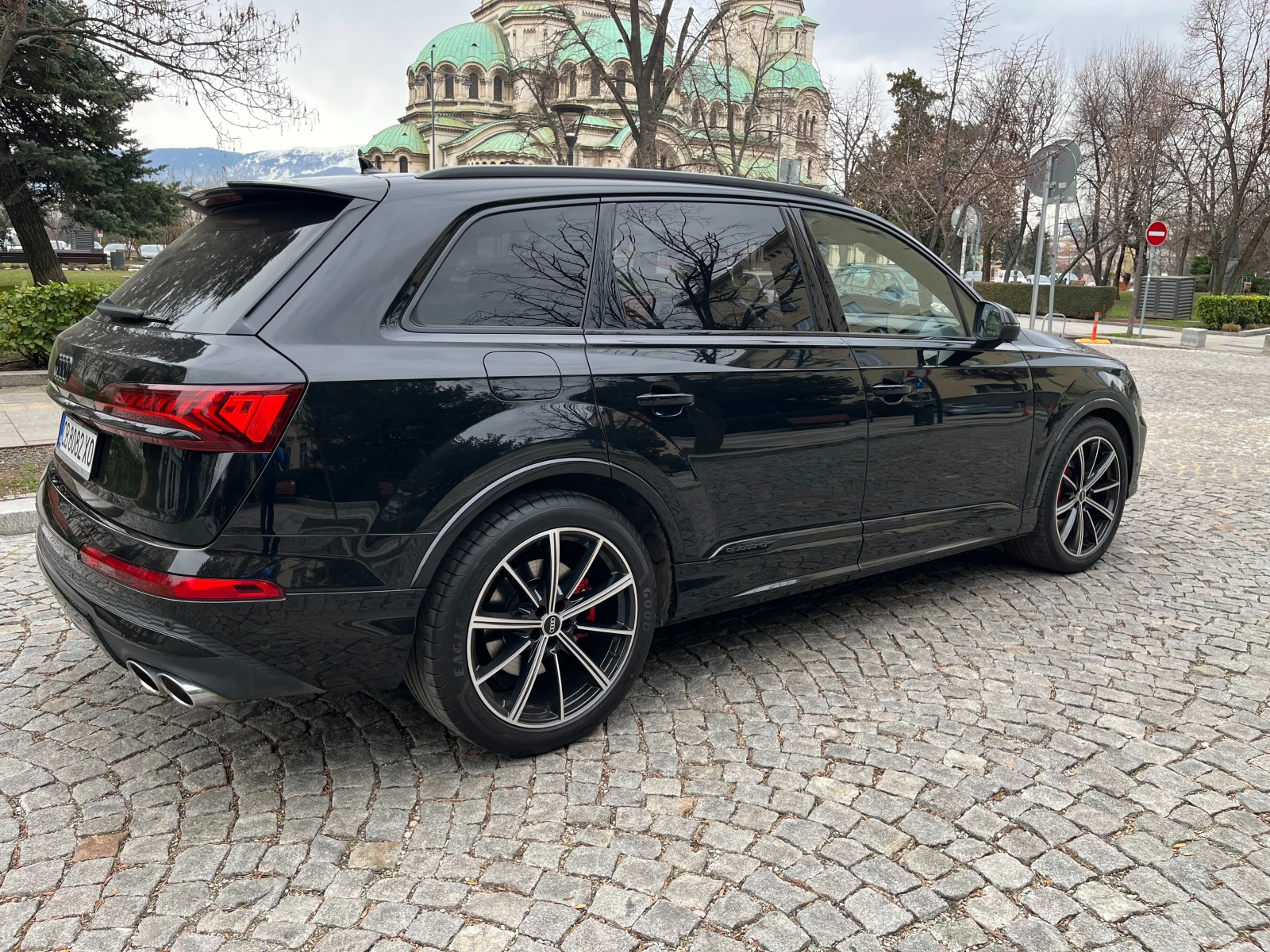Audi SQ7 NAVI+ MATRIX+ LHZ+ MASSAGE AUDI ZENTRUM GARANT, снимка 6 - Автомобили и джипове - 55493816