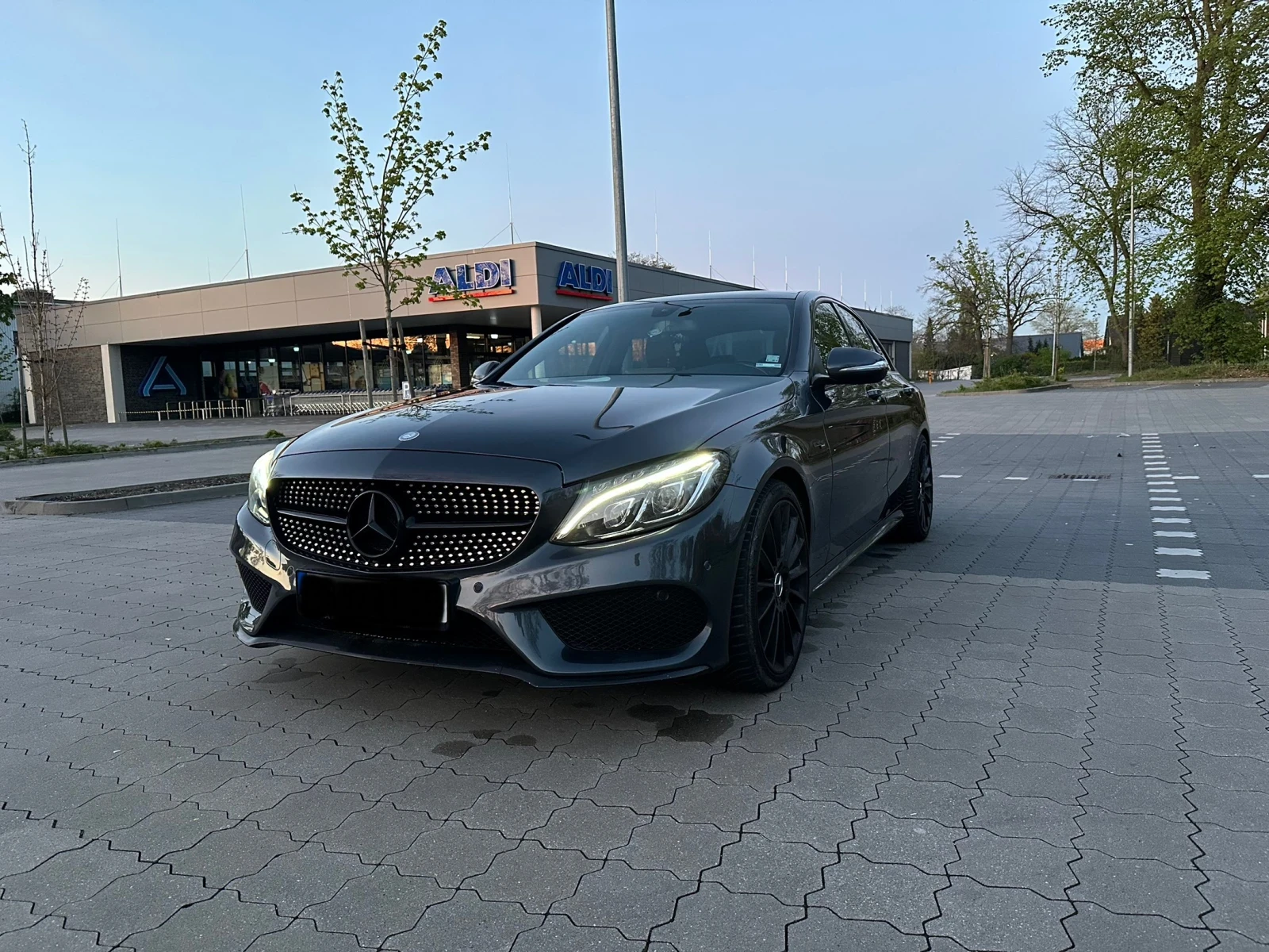 Mercedes-Benz C 400, снимка 2 - Автомобили и джипове - 55690658