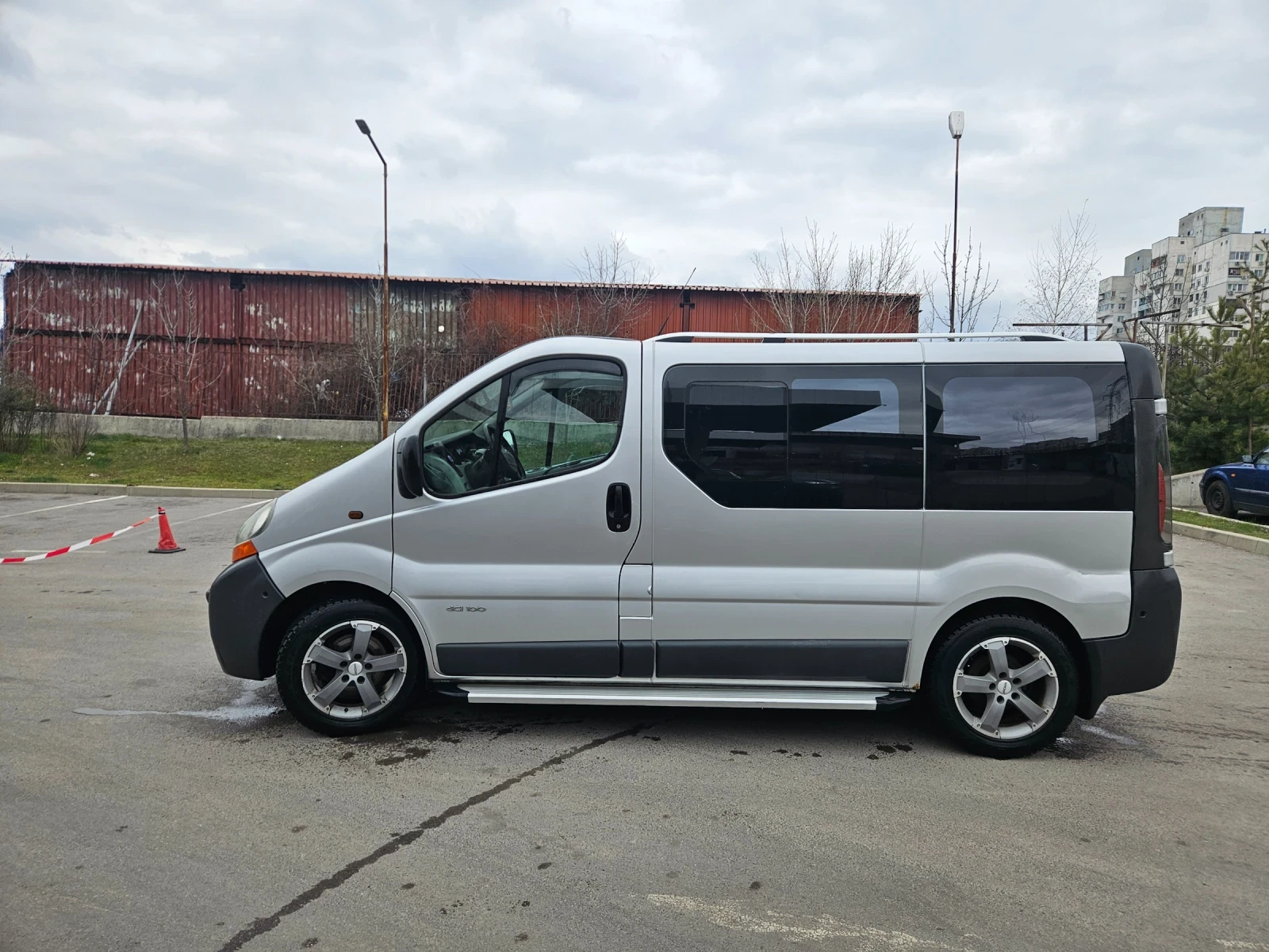 Renault Trafic 1.9dci, снимка 5 - Бусове и автобуси - 53912996