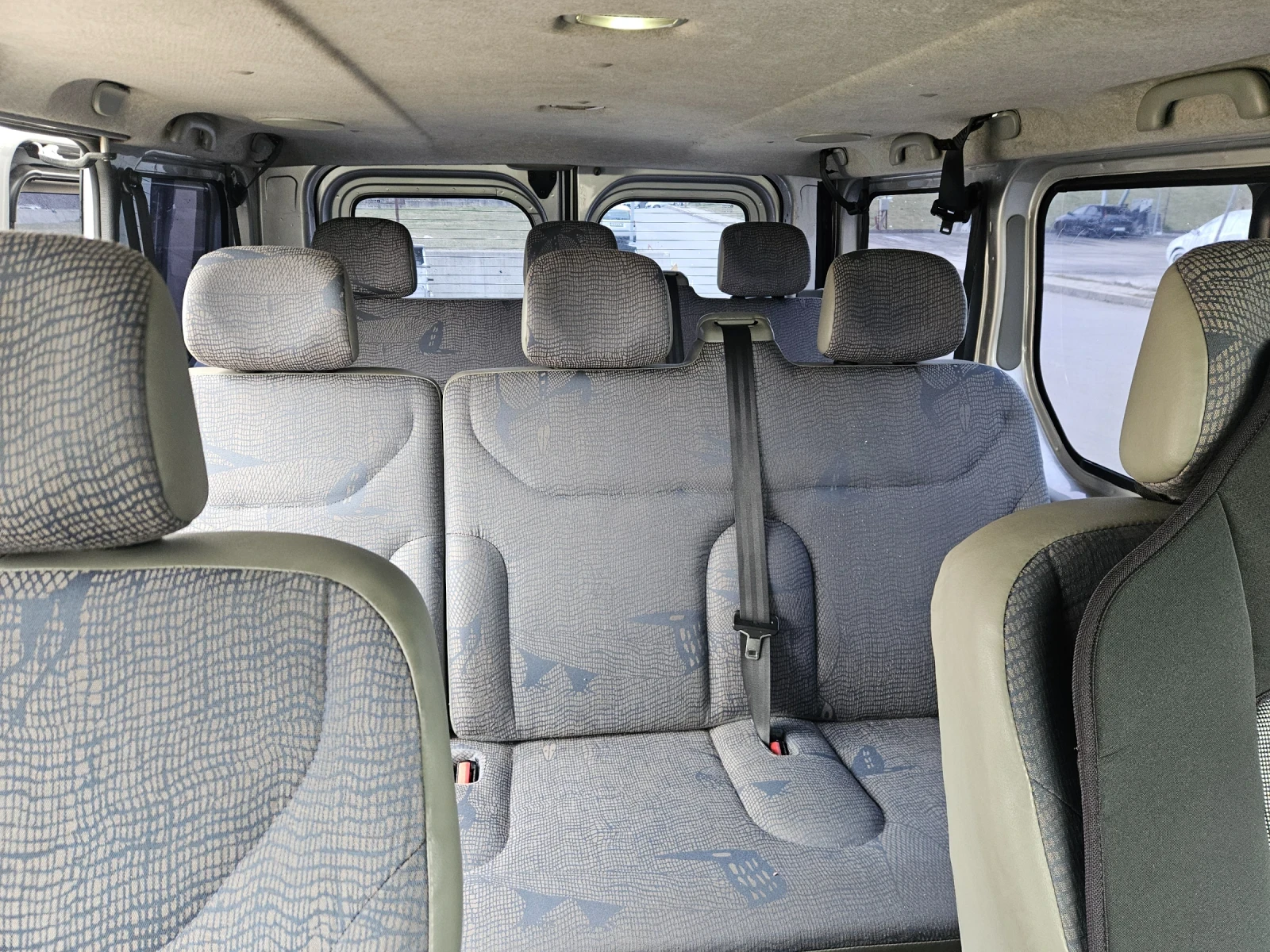 Renault Trafic 1.9dci, снимка 11 - Бусове и автобуси - 53912996