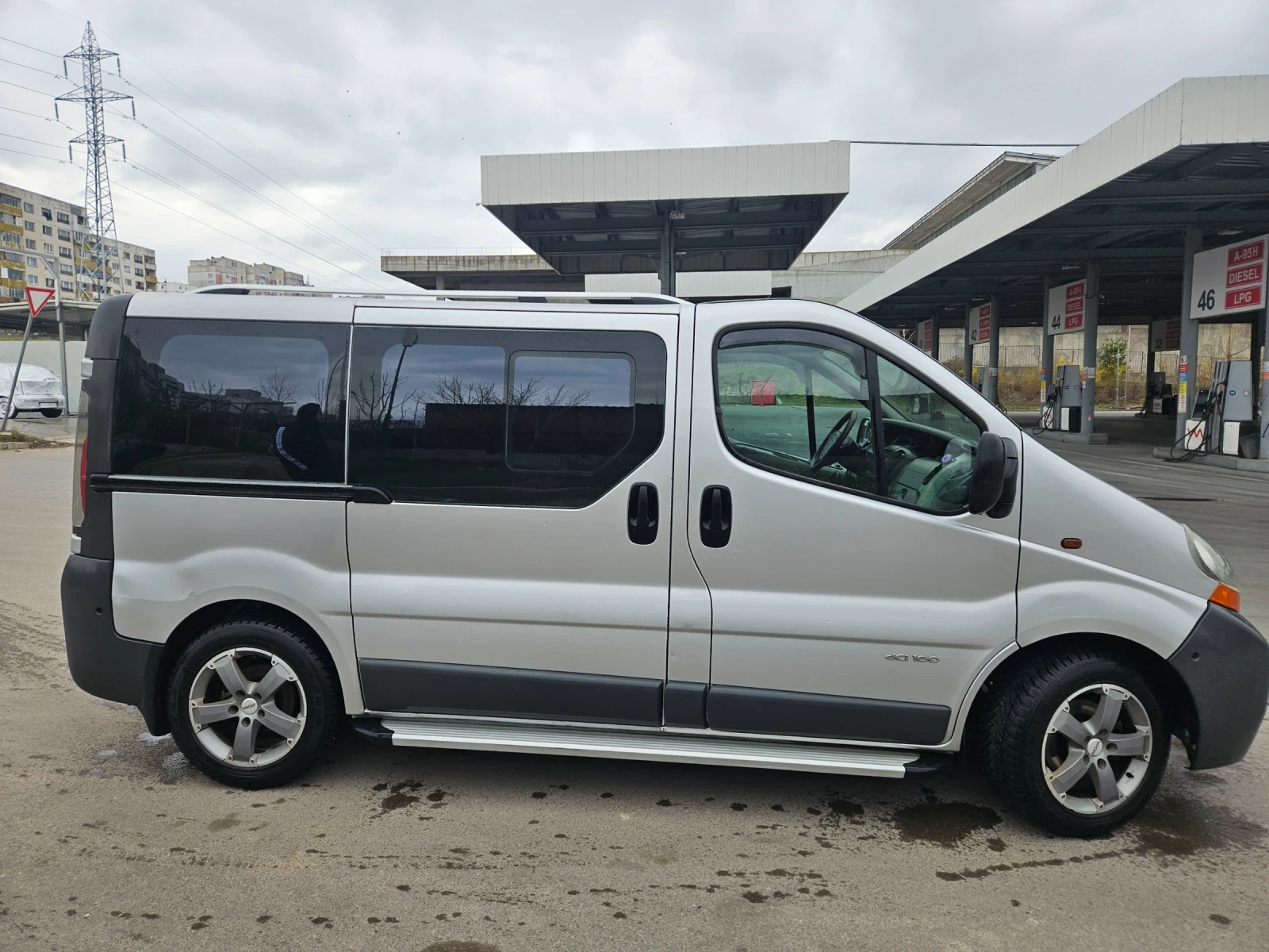Renault Trafic 1.9dci, снимка 8 - Бусове и автобуси - 53912996