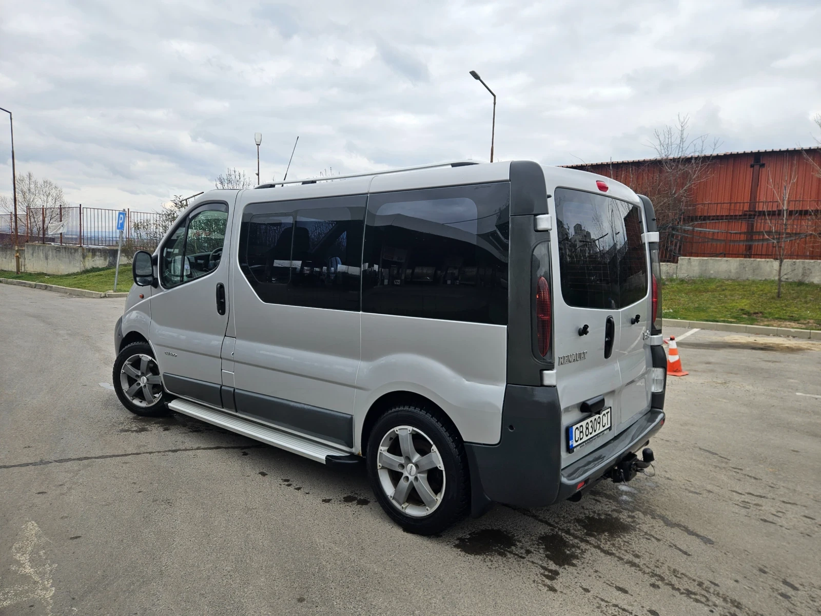 Renault Trafic 1.9dci, снимка 6 - Бусове и автобуси - 53912996