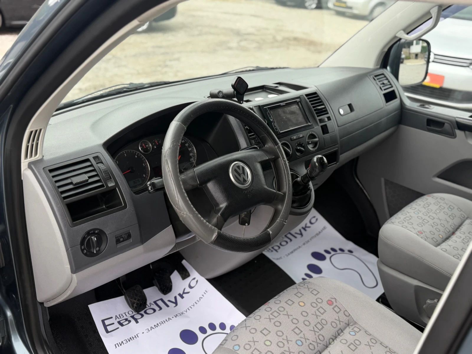 VW Transporter 2.5TDI 174кс КЛИМАТИК ДЪЛГА-БАЗА , снимка 10 - Бусове и автобуси - 54383136