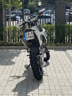 Husqvarna Svartpilen 701 Enduro, снимка 2