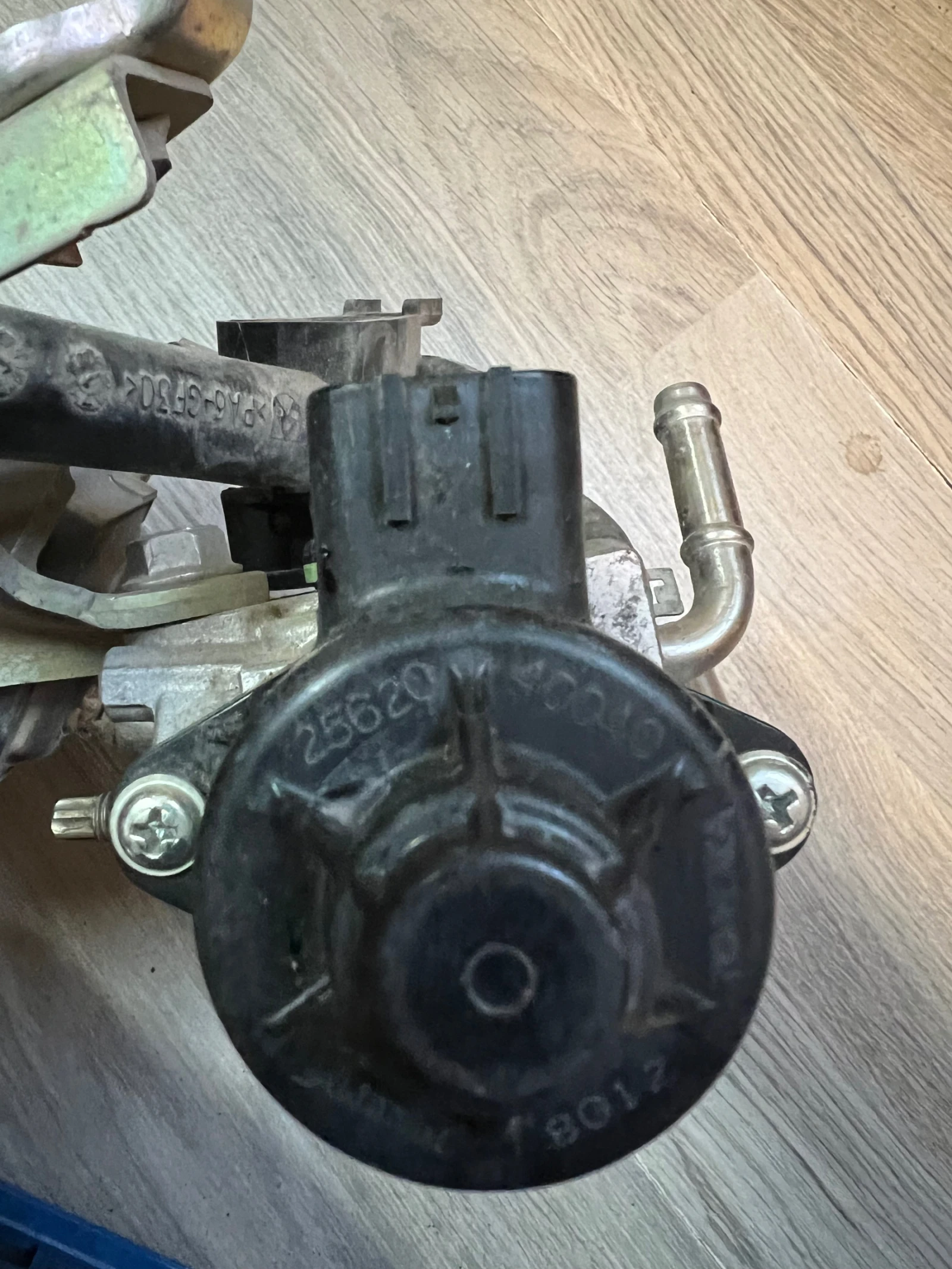 2562040040 EGR ��� ������ � ���������  Toyota Aygo PEUGEOT 108 1.0VVTi 1KR 2562040040 | Mobile.bg � ����������� 2