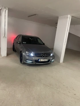 Mercedes-Benz C 220, снимка 2