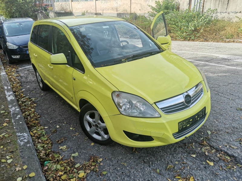 Opel Zafira 1.6 кожа, снимка 2 - Автомобили и джипове - 45014609