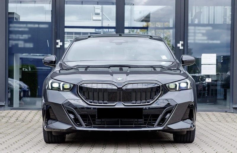 BMW 540 d xDrive M-Sport Pro = NEW= Гаранция, снимка 1 - Автомобили и джипове - 47579659