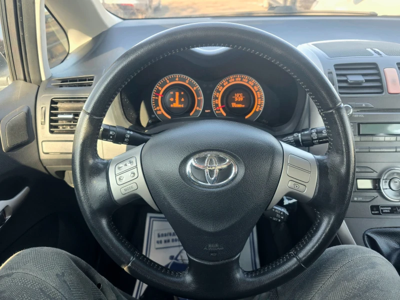 Toyota Auris KЛИМАТРОНИК/ПАРКТРОНИК/1.6VVT-i, снимка 10 - Автомобили и джипове - 49583227