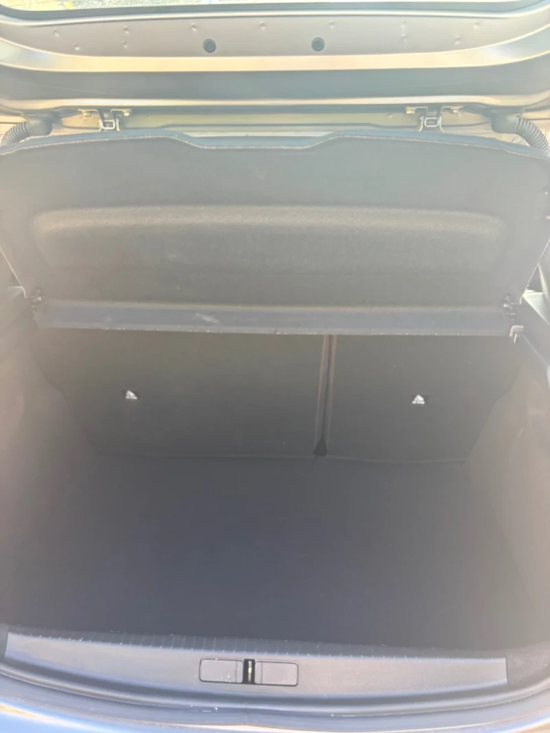 Peugeot 208, снимка 6 - Автомобили и джипове - 50700349