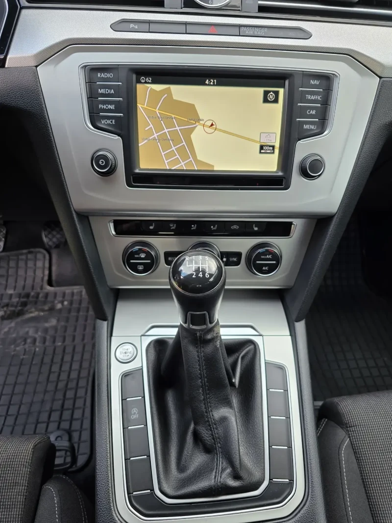 VW Passat 2.0TDI BlueMotion Euro6 , снимка 10 - Автомобили и джипове - 51251661