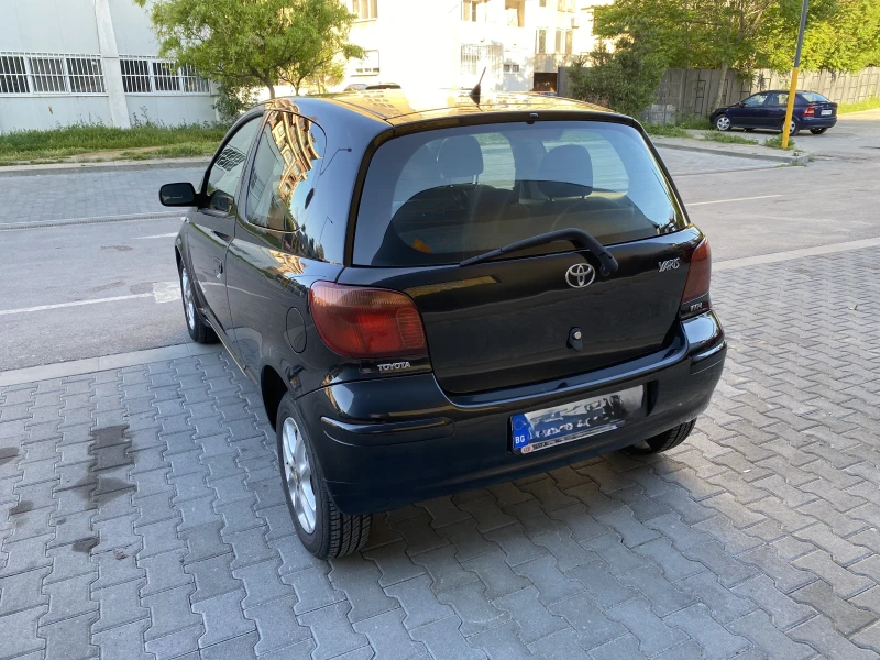Toyota Yaris 1.3 VVT-i, снимка 5 - Автомобили и джипове - 52068923