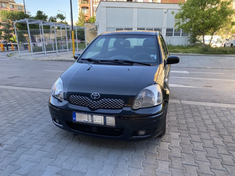 Toyota Yaris 1.3 VVT-i, снимка 10 - Автомобили и джипове - 52068923