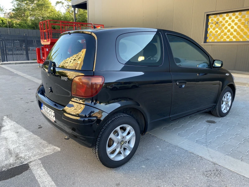 Toyota Yaris 1.3 VVT-i, снимка 7 - Автомобили и джипове - 52068923