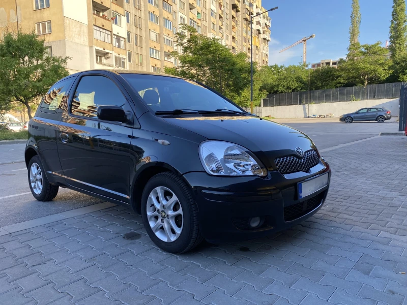 Toyota Yaris 1.3 VVT-i, снимка 2 - Автомобили и джипове - 52068923