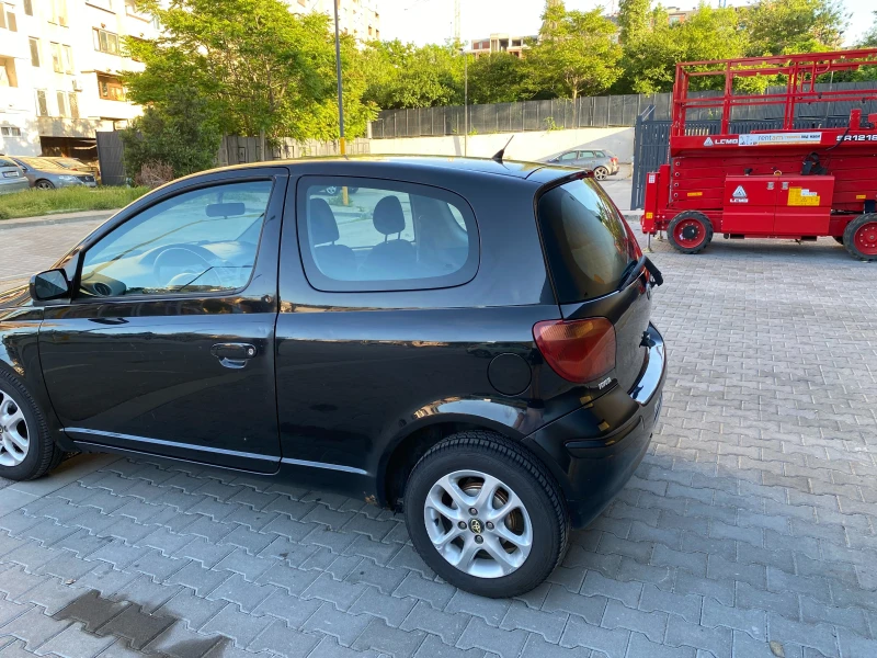 Toyota Yaris 1.3 VVT-i, снимка 4 - Автомобили и джипове - 52068923