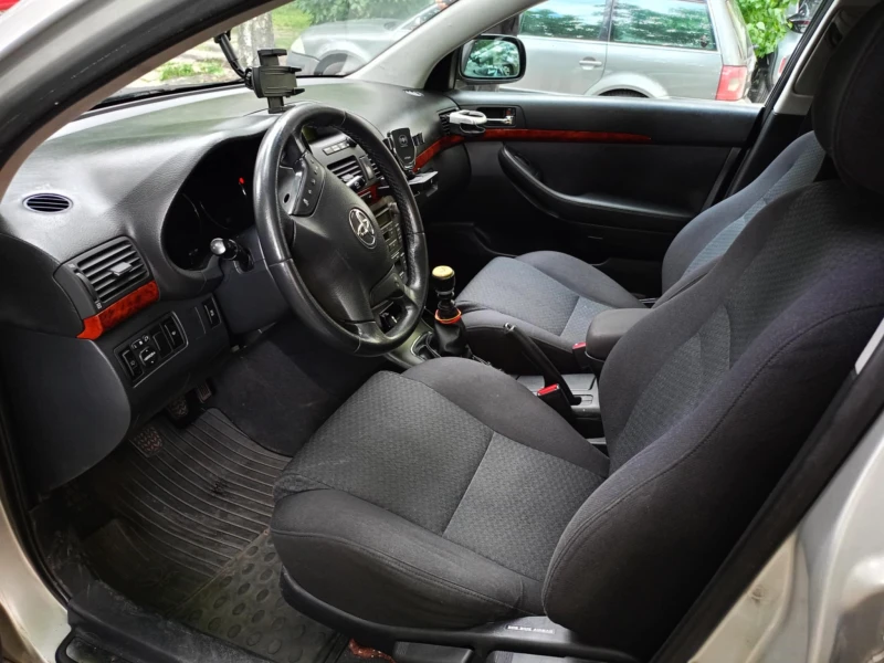 Toyota Avensis, снимка 8 - Автомобили и джипове - 51509797