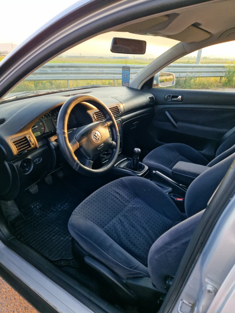 VW Passat 1.6, снимка 10 - Автомобили и джипове - 52249833