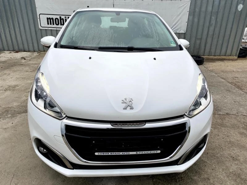 Peugeot 208 1.2 VTi, снимка 2 - Автомобили и джипове - 33943654