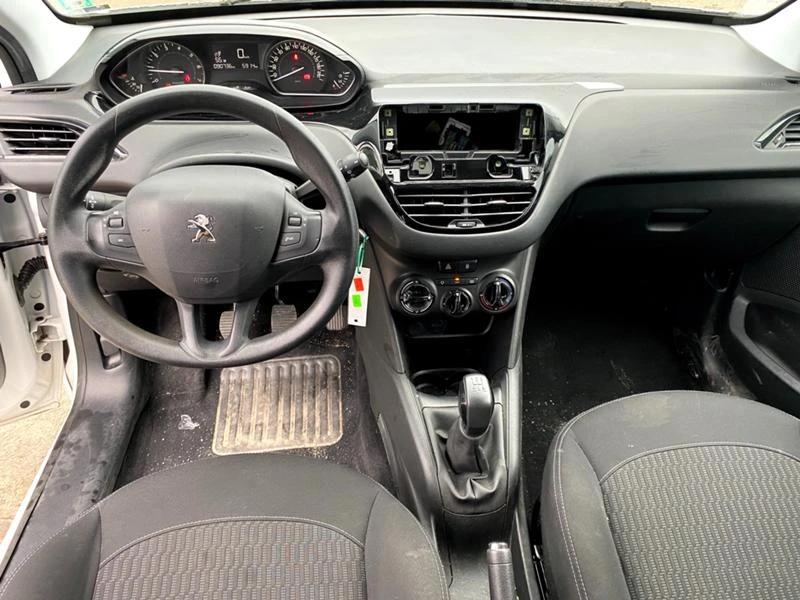 Peugeot 208 1.2 VTi, снимка 9 - Автомобили и джипове - 33943654