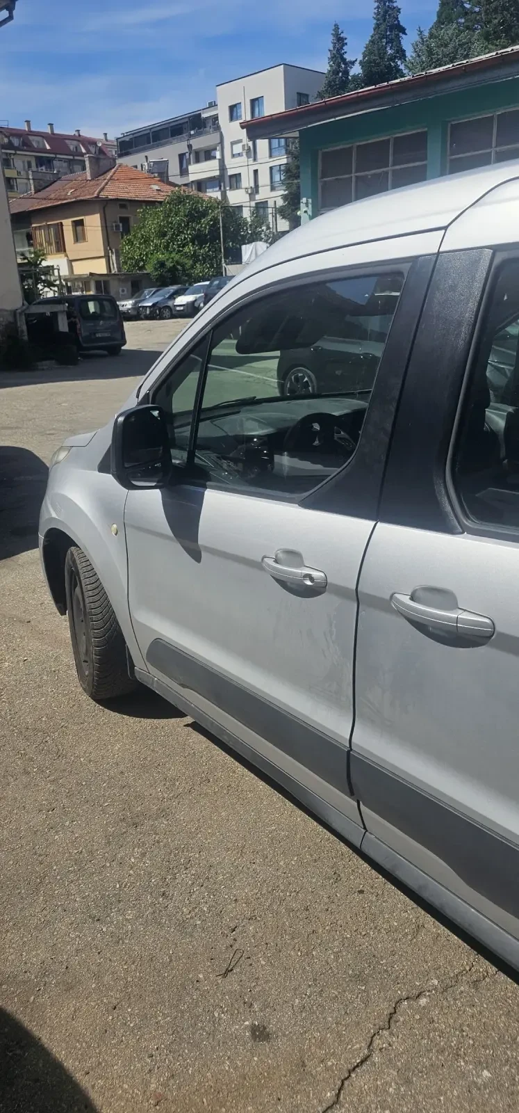 Ford Tourneo Connect 1.6i Avtomat, снимка 3 - Автомобили и джипове - 54907804